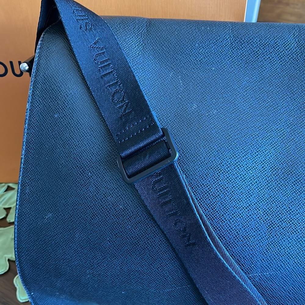 VINTAGE LV MESSENGER BAG - Picture 3 of 15